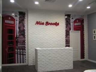 Оформление бутика Mia Brooks