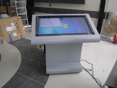 Стол для сен­сорной па­нели для Kaz­Tech Sys­tems