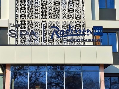 Световые объемные логотипы с внутренней светодиодной подсветкой Radisson Almaty Airport